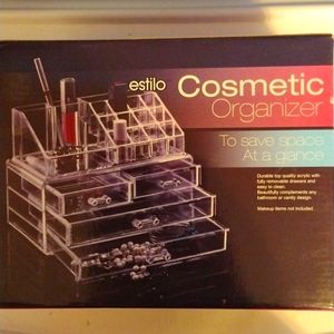 Cosmetic organizer